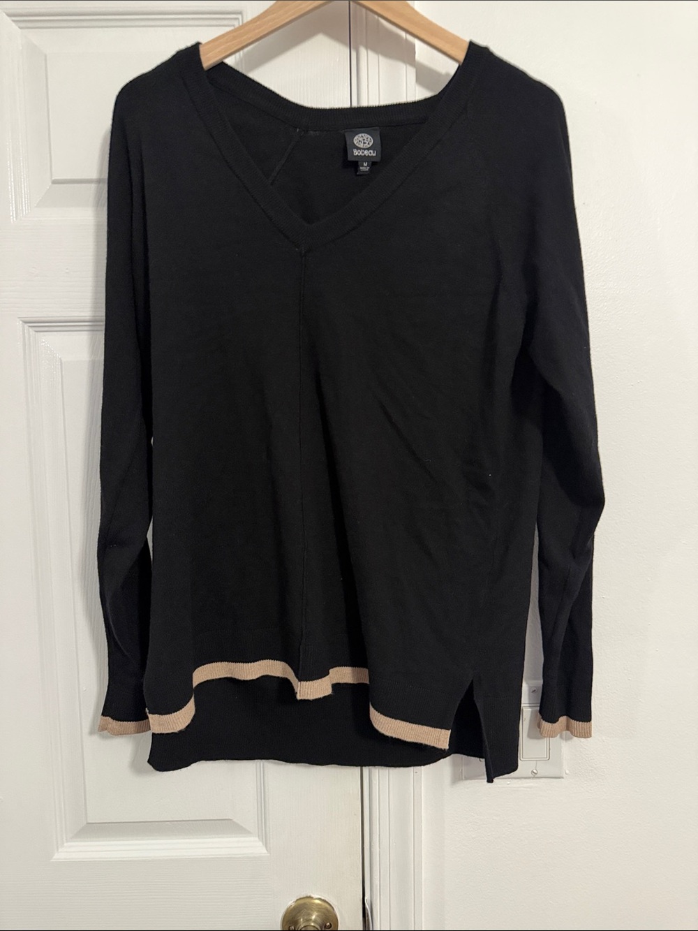 bobeau Black Hi-low V-Neck Sweater with Tan Trim